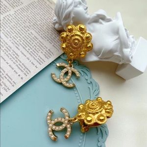 Chanel gold vintage clip on earrings